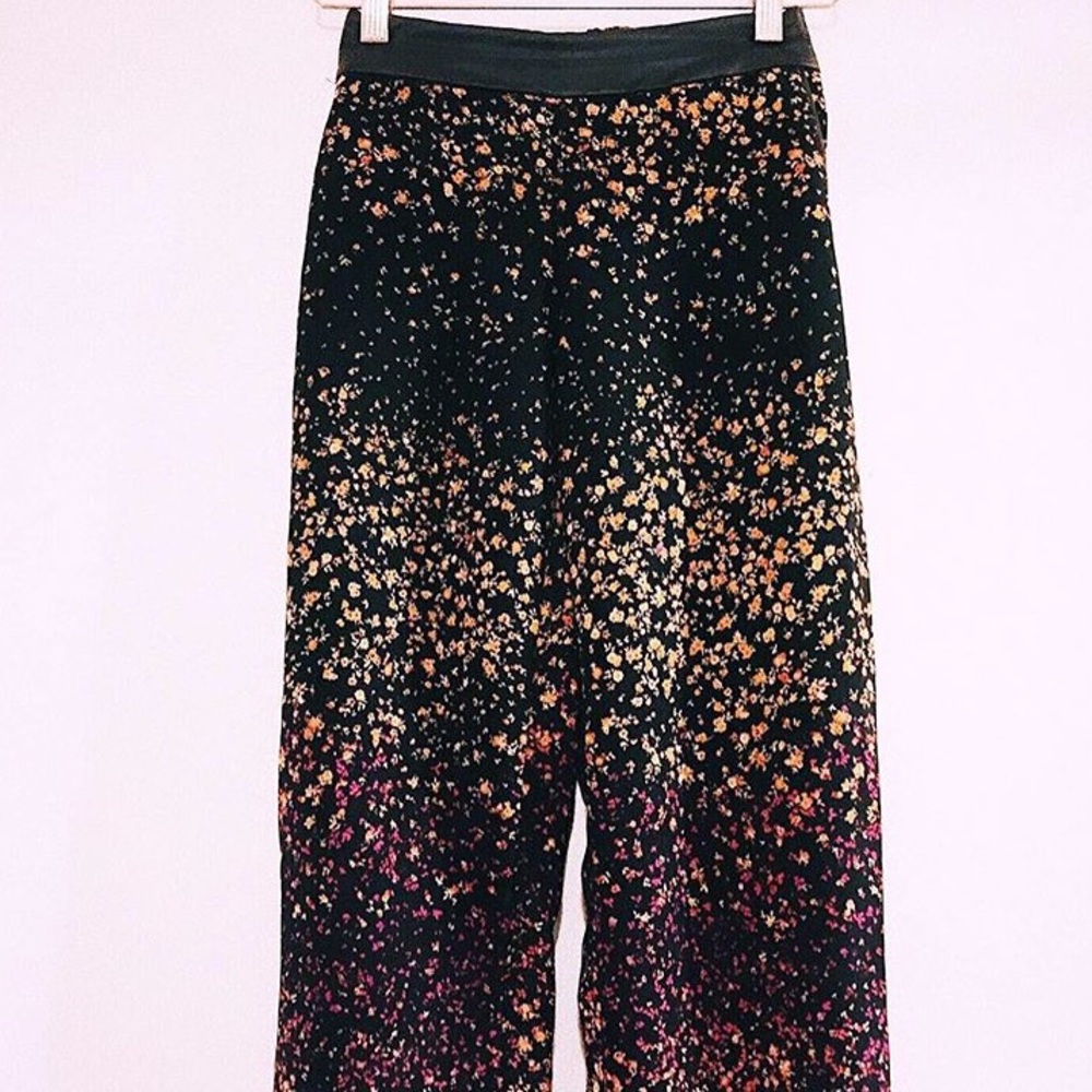 flower pattern pants🌸 - Picture 2 of 2